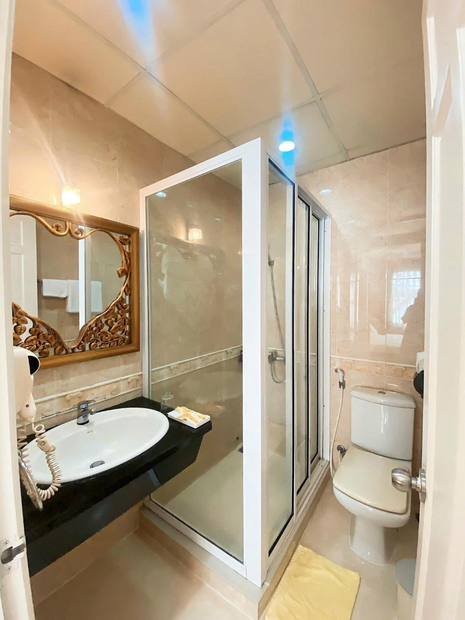 Hoang Thanh Thuy Airport Hotel 2 - Gan Am Thuc Dem Cho Hoang Hoa Tham Cidade de Ho Chi Minh Exterior foto