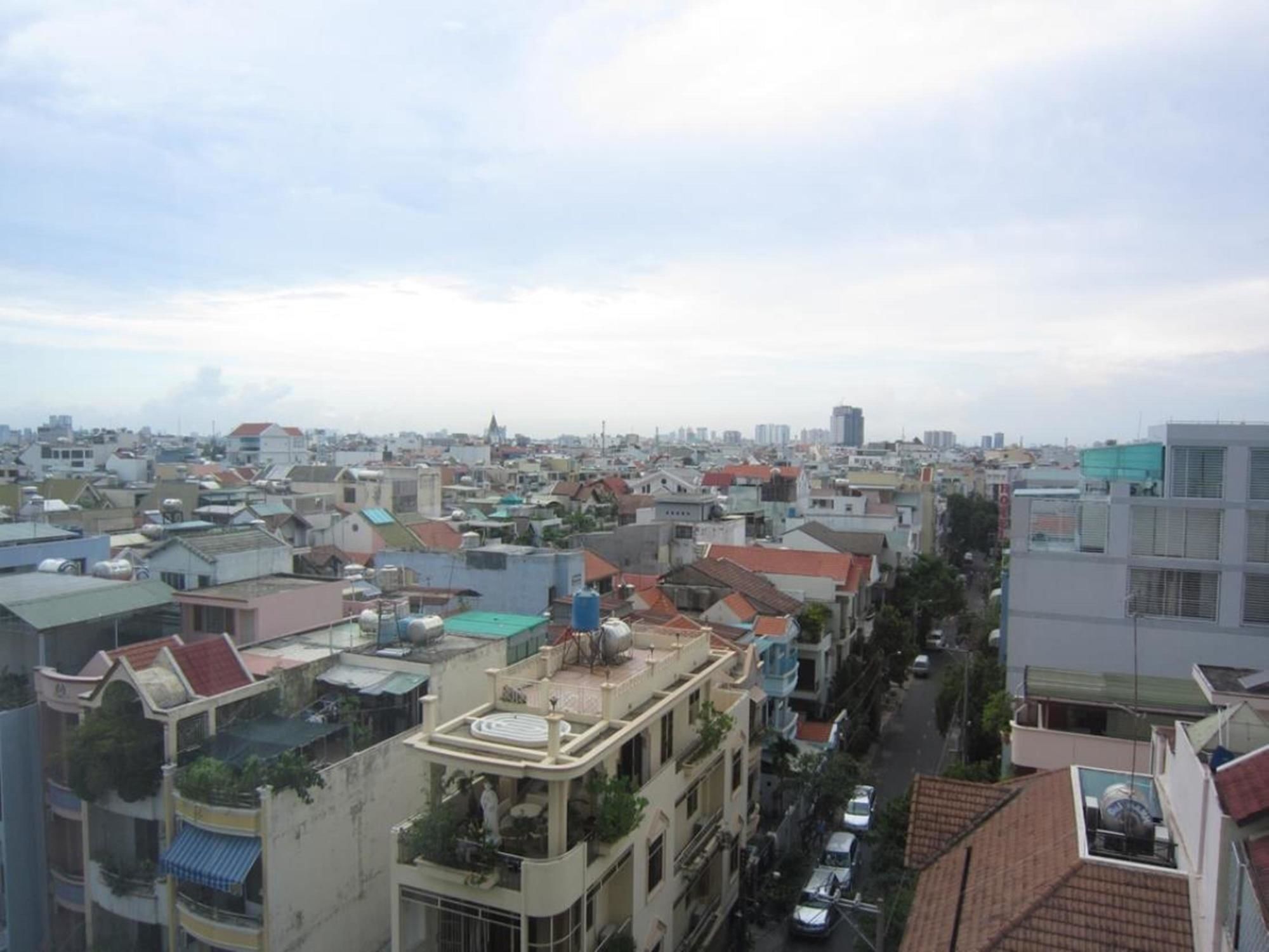 Hoang Thanh Thuy Airport Hotel 2 - Gan Am Thuc Dem Cho Hoang Hoa Tham Cidade de Ho Chi Minh Exterior foto