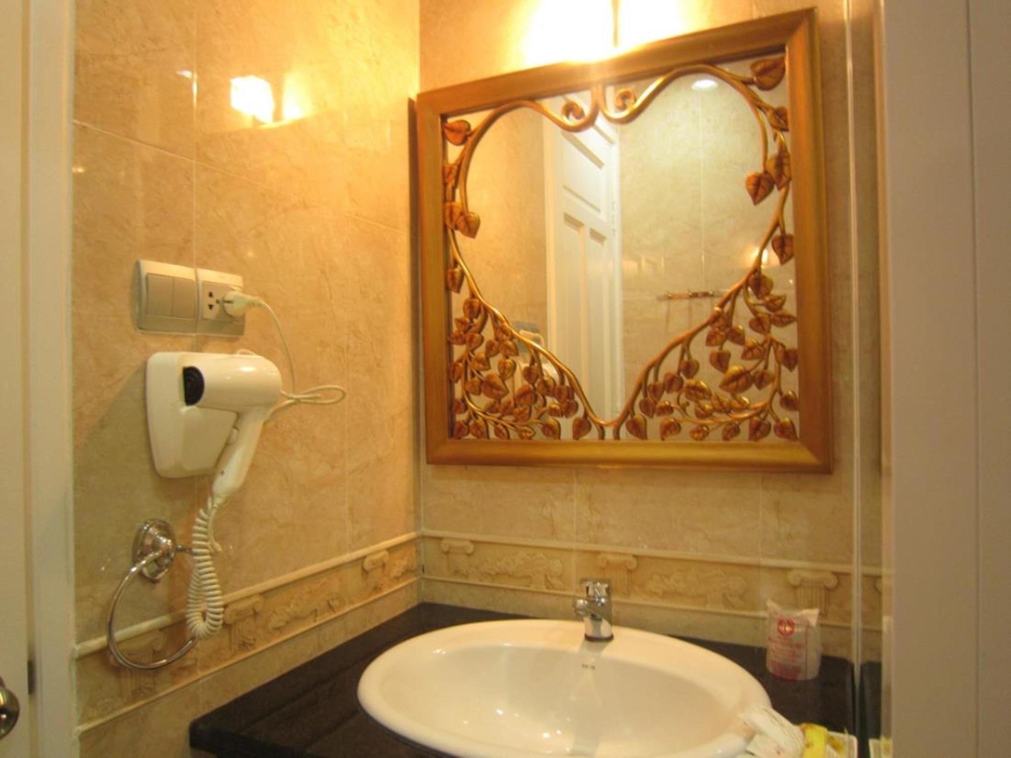 Hoang Thanh Thuy Airport Hotel 2 - Gan Am Thuc Dem Cho Hoang Hoa Tham Cidade de Ho Chi Minh Exterior foto